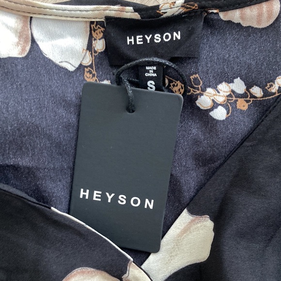 Floral Ruffle Top (Small) - Picture 3 of 4